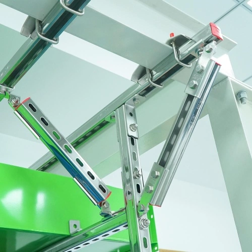 Horizontal pipe support brackets outlet